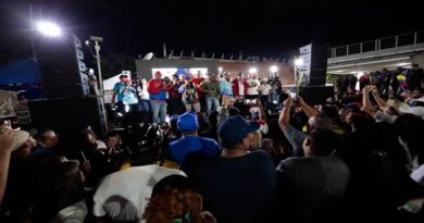Pueblo celebra victoria abrumadora del PSUV en elecciones municipales