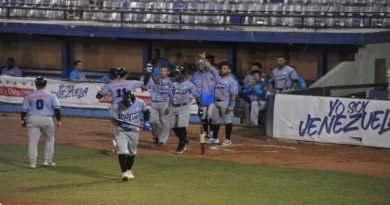 Delfines blanqueó 8-0 a Samanes en el inicio del Round Robin