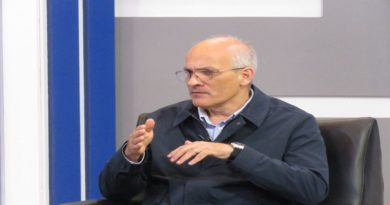 ministro-menendez-pueblo-manejar-recursos-eficiencia