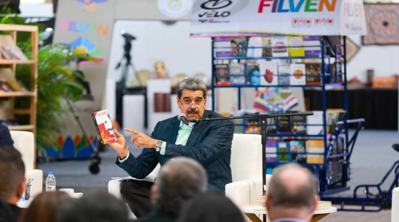 Jefe de Estado propone iniciar una misión para la revolución del libro en todo el país