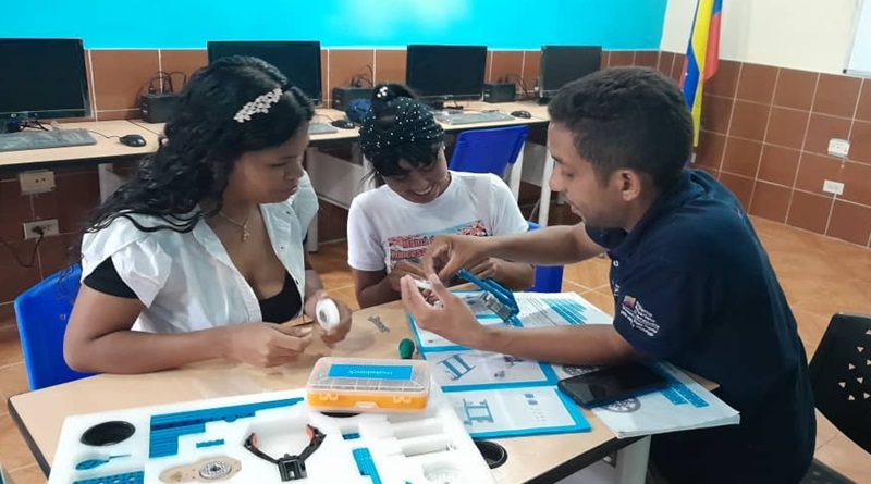 Docentes de Yaracuy se capacitan en robótica educativa