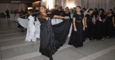 Impulsan la formación cultural con clases de danza nacionalista