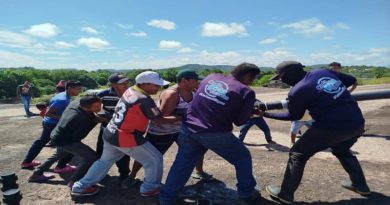 Instalan 900 metros de tubería de agua potable en sector La Piedra de Puerto Ayacucho