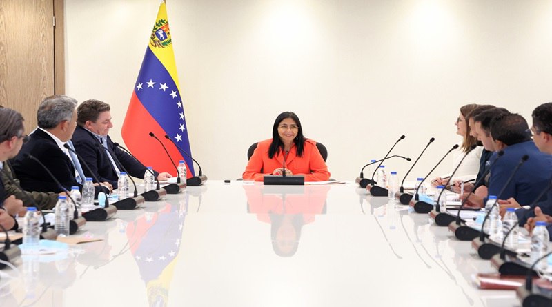 Vicepresidenta Rodríguez destaca defensa de la paz en encuentro con alcaldes de oposición