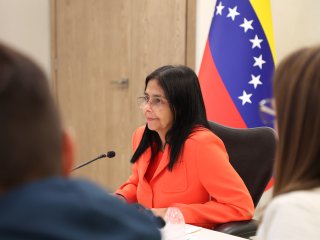 Vicepresidenta Rodríguez destaca defensa de la paz en encuentro con alcaldes oposición
