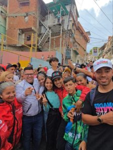 Nahum Fernández: Quien se mete con Maduro se mete con el barrio