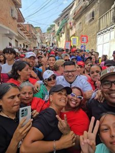 Nahum Fernández: Quien se mete con Maduro se mete con el barrio