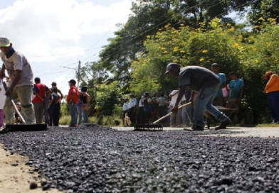 Colocan 90 toneladas de asfalto en municipio Páez de Miranda