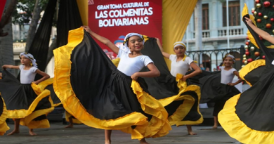 Colmenitas Bolivarianas celebran aniversario número 16