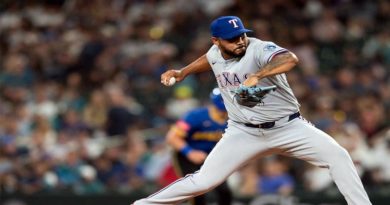Luis Curvelo brilla en su debut con los Rangers de Texas