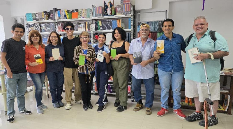 Realizan lectura comentada de “Para morirnos de otro sueño” en Valencia