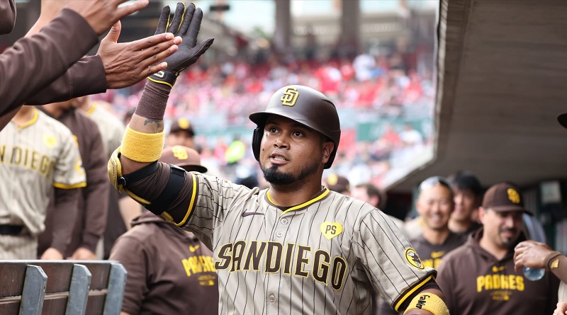 Luis Arráez extiende su racha con otro juego multi-hit