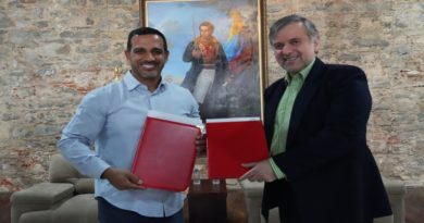La Guaira e Irán rubrican oficialmente alianza económica para fabricación de fibra óptica