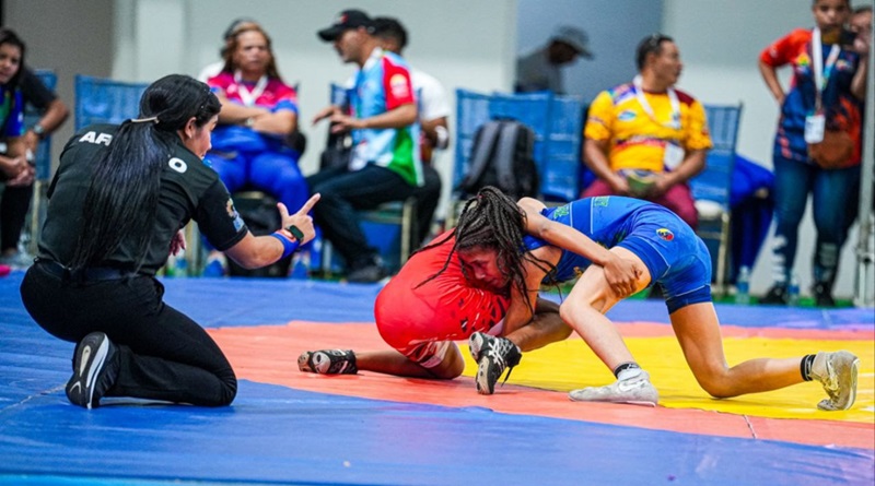 Sucre se apoderó de la lucha libre femenina en Juegos Estudiantiles