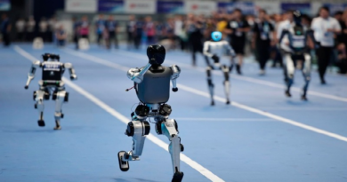 China inaugura los primeros Juegos Mundiales de Robots Humanoides