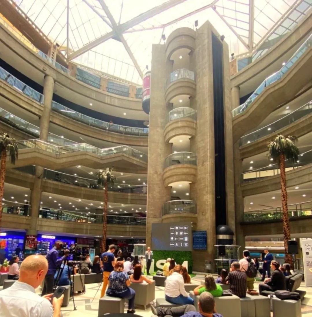 “Avance País” muestra renovación total del Centro Comercial El Recreo de Caracas