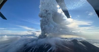 El estratovolcán Krasheninnikov, en la península rusa de Kamchatka, se despertó este domingo 3 de agosto, tras seis siglos de inactividad