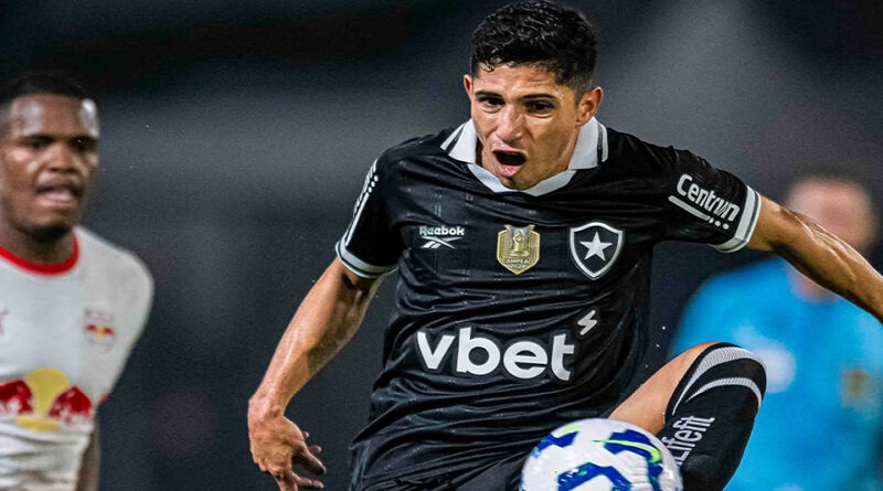 Con gol de Savarino Botafogo avanza a los cuartos de final de la Copa de Brasil