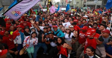 Juventud venezolana se moviliza en respaldo al presidente Maduro y contra mentiras imperiales