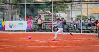 Juegos Estudiantiles: Kickingball se inicia con mucha intensidad