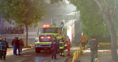 Controlado incendio en empresa procesadora de químicos en Los Guayos, Carabobo