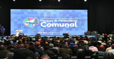 Comunicadores alternativos y populares emiten respaldo al presidente Nicolás Maduro