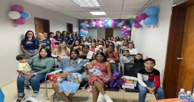 Favorecen a mujeres embarazadas con entrega de kits para bebé