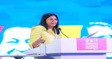 Vicepresidenta Rodríguez insta al Gobierno de EE.UU. "calibrar su GPS" y cambiar su objetivo