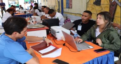 Realizan Jornada Móvil del fisco municipal en la Plaza Bolívar de Valencia