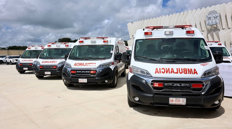 Entregan ambulancia e insumos médicos en Valle de la Pascua