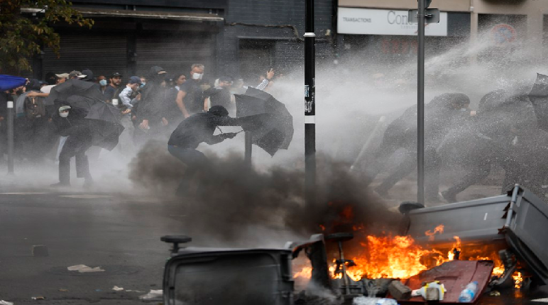 Autoridades francesas planean usar cañones de agua y blindados contra manifestantes
