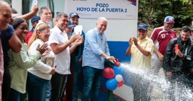 Entregan sistema de agua a localidad de Baruta
