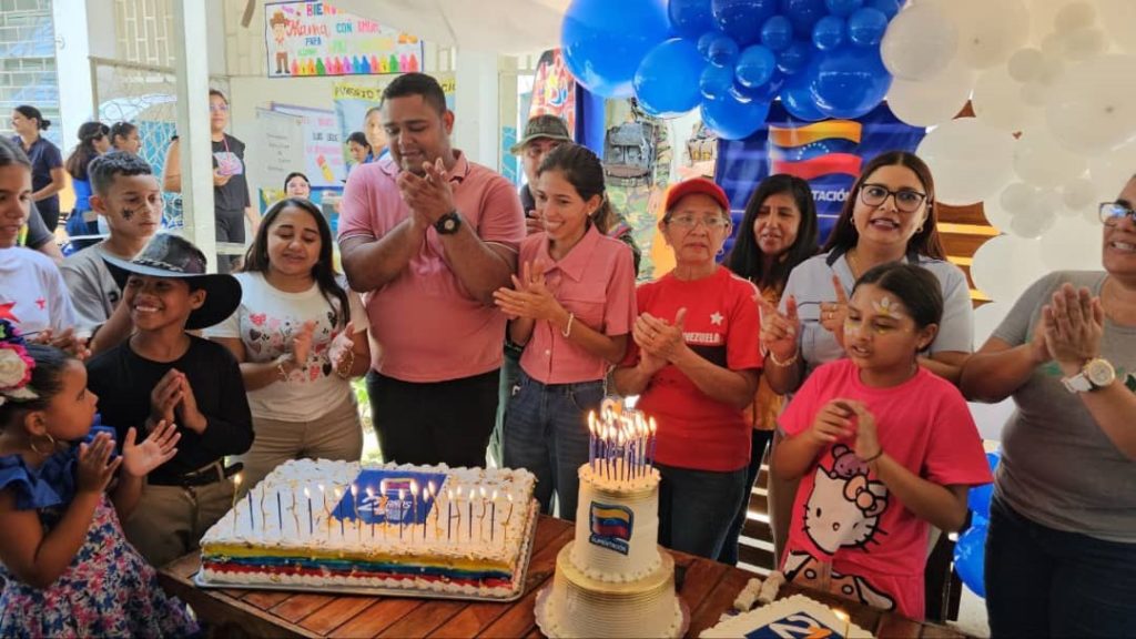 Barineses celebran 21° aniversario Mppal con Plan de Distribución de Proteínas