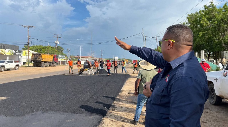 Avanzan asfaltado en la Troncal 13 de Valle de la Pascua en Guárico