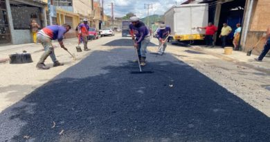 Más de dos mil familias favorecidas con labores de asfaltado en Valencia