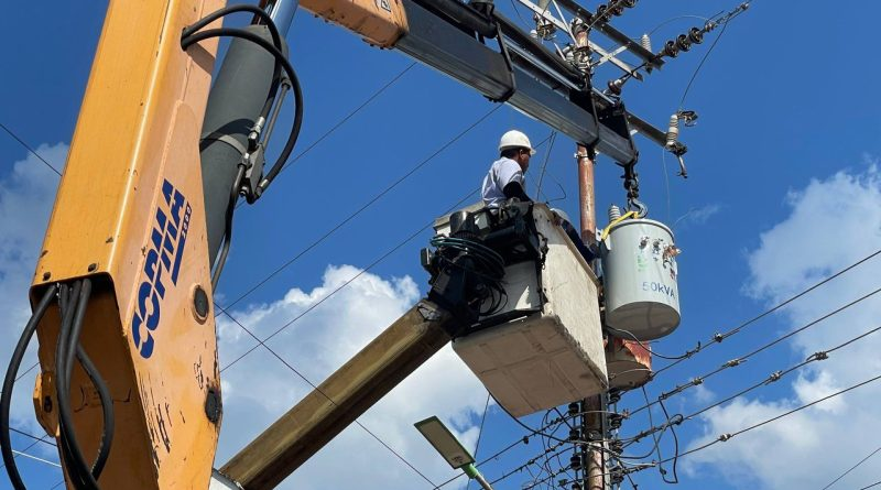 Favorecidas familias de Bolívar con la instalación de transformadores