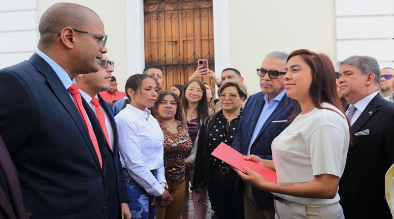 Cámara Municipal de Caracas entrega respaldo a Consejo Nacional Soberanía ante AN
