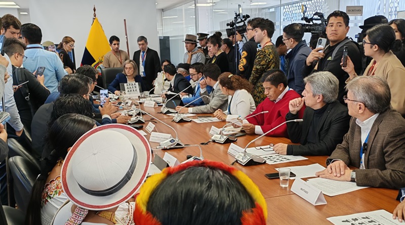 Indígenas de Ecuador exigen juicio a ministros por represión contra protestas