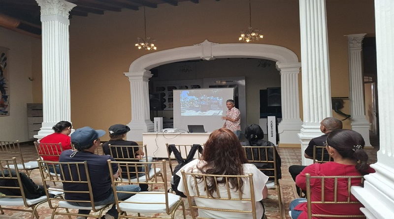 Culmina con éxito el taller “Crónica Fotográfica” en Valencia