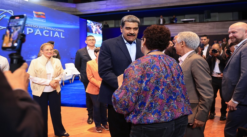 Venezuela cuenta con el talento de 65 mil científicos pese a bloqueo imperial