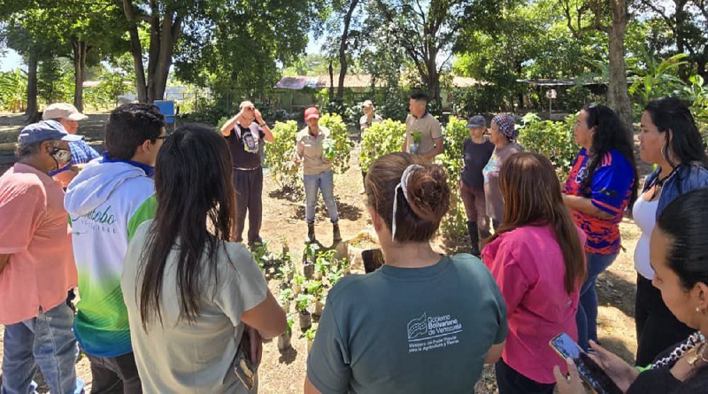 Realizan conversatorio sobre desarrollo agroalimentario sostenible en Guacara