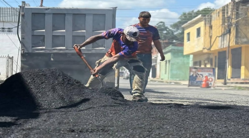 Más de 500 toneladas de asfalto fueron aplicadas en toda Valencia