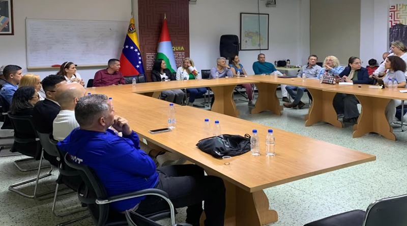 Equipo promotor de la constituyente busca reactivar energía convencional de la Revolución