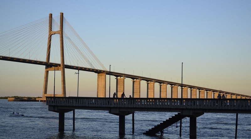 Milei genera "riesgo a la integración comercial" con privatización de ruta Mercosur