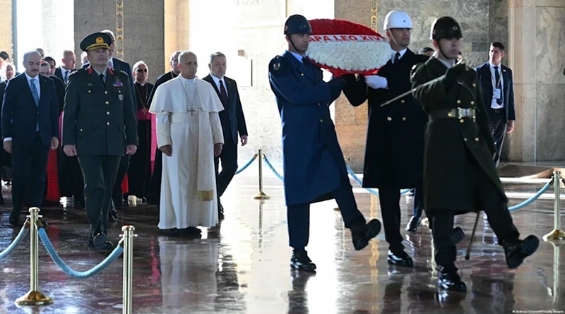 Papa León XIV desde Türkiye advierte sobre una "tercera guerra mundial"