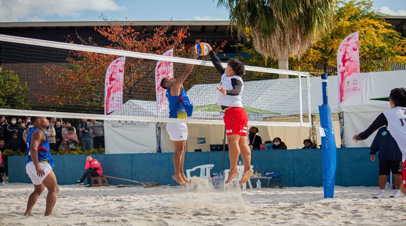 Voleibol de playa debutó con el viento en contra en Juegos Sordolímpicos