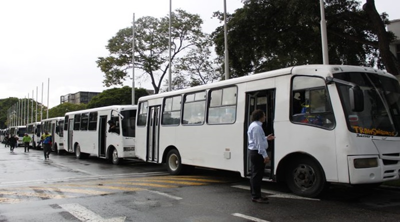 Reactivan y amplían rutas de transporte en UCV con nuevas unidades
