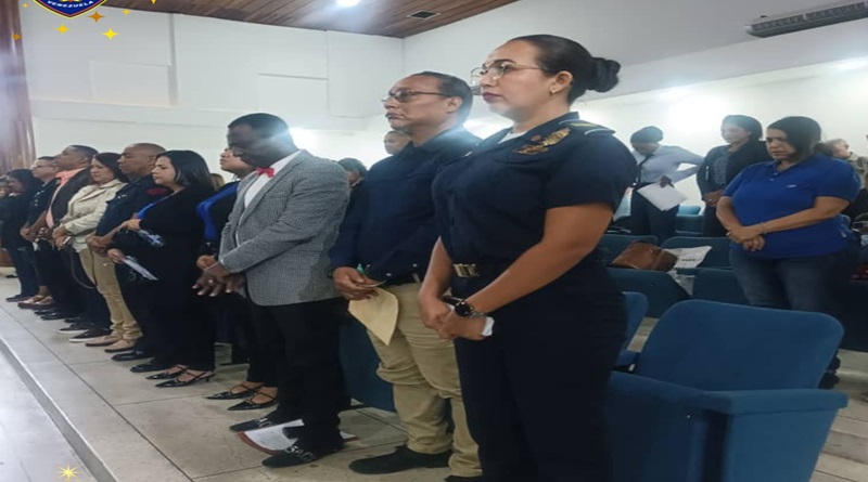 Bomberos de Caracas acreditan experiencias en Universidad Simón Rodríguez