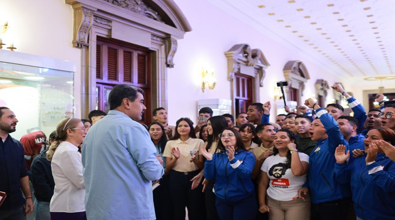 Revolución Bolivariana hace realidad primer Consejo de Gobierno estudiantil venezolano