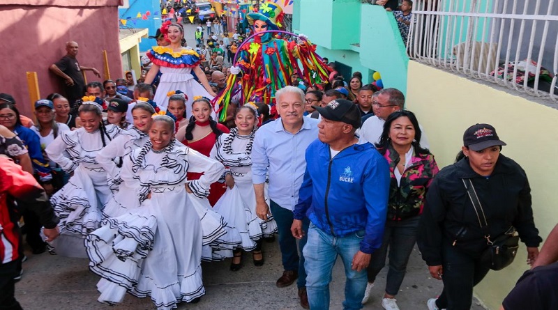 Favorecidas más de siete mil familias por gran jornada social en Petare